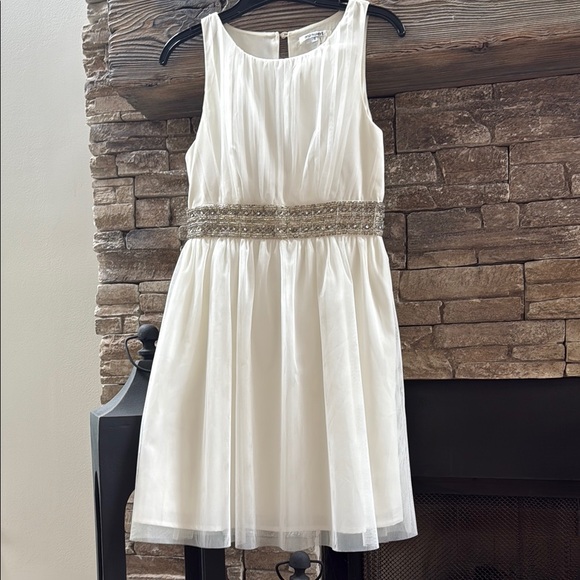 Minuet Petite Dresses & Skirts - Minuet Elegant Ivory Dress with Beaded Waist Small